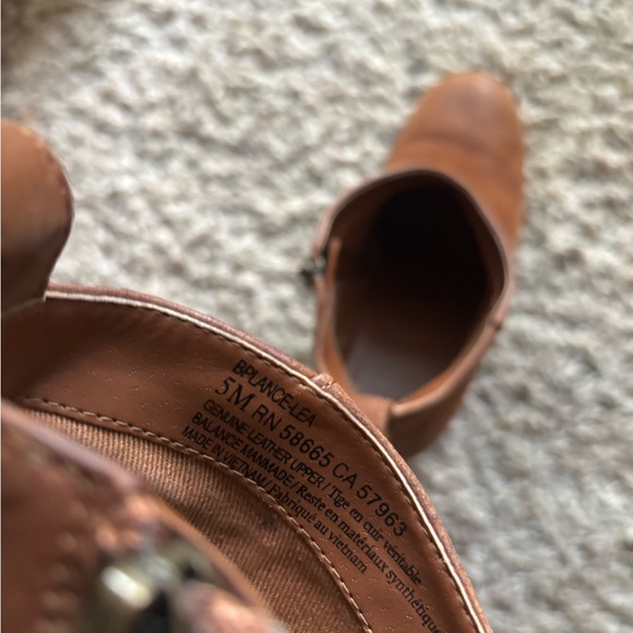 Brown leather B.P. ankle boots - Picture 4 of 5